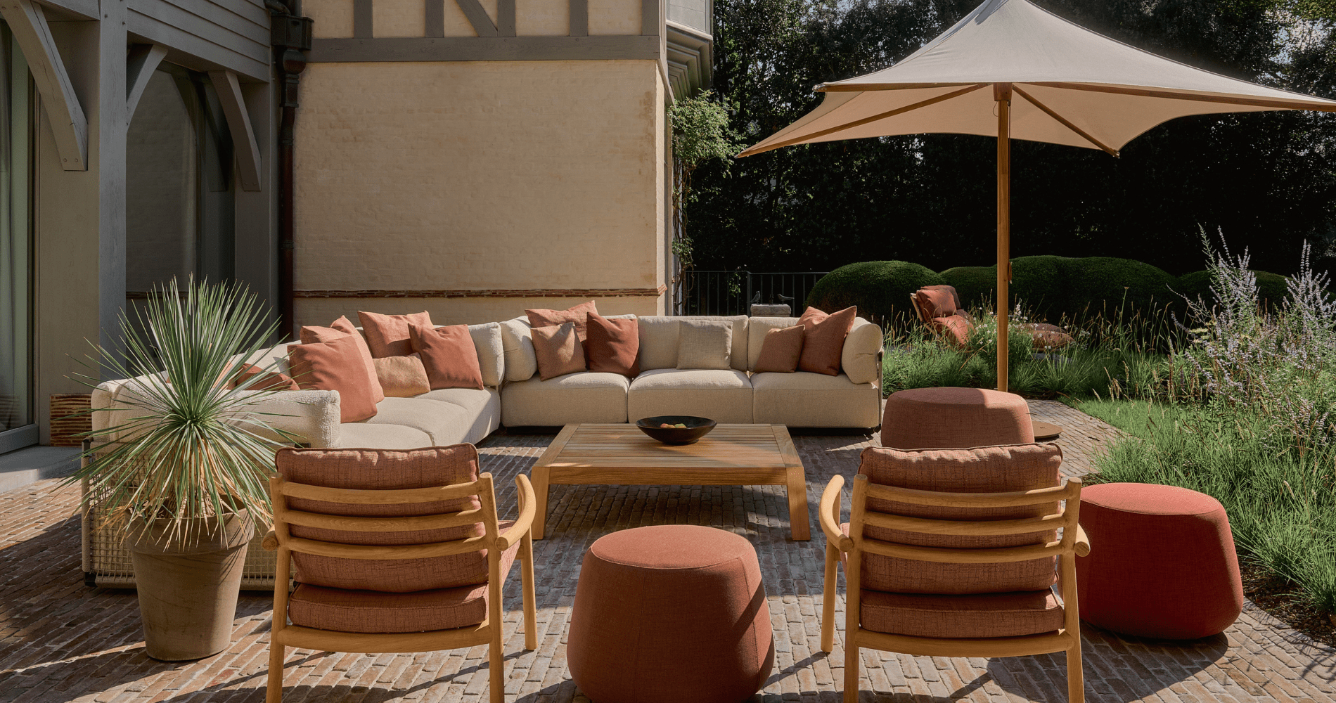 nodi - tribu - meubili