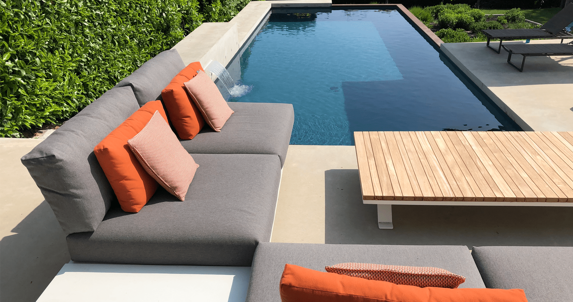 Meubili_Venice_brugtafel_lounge_kussens_tuinmeubels